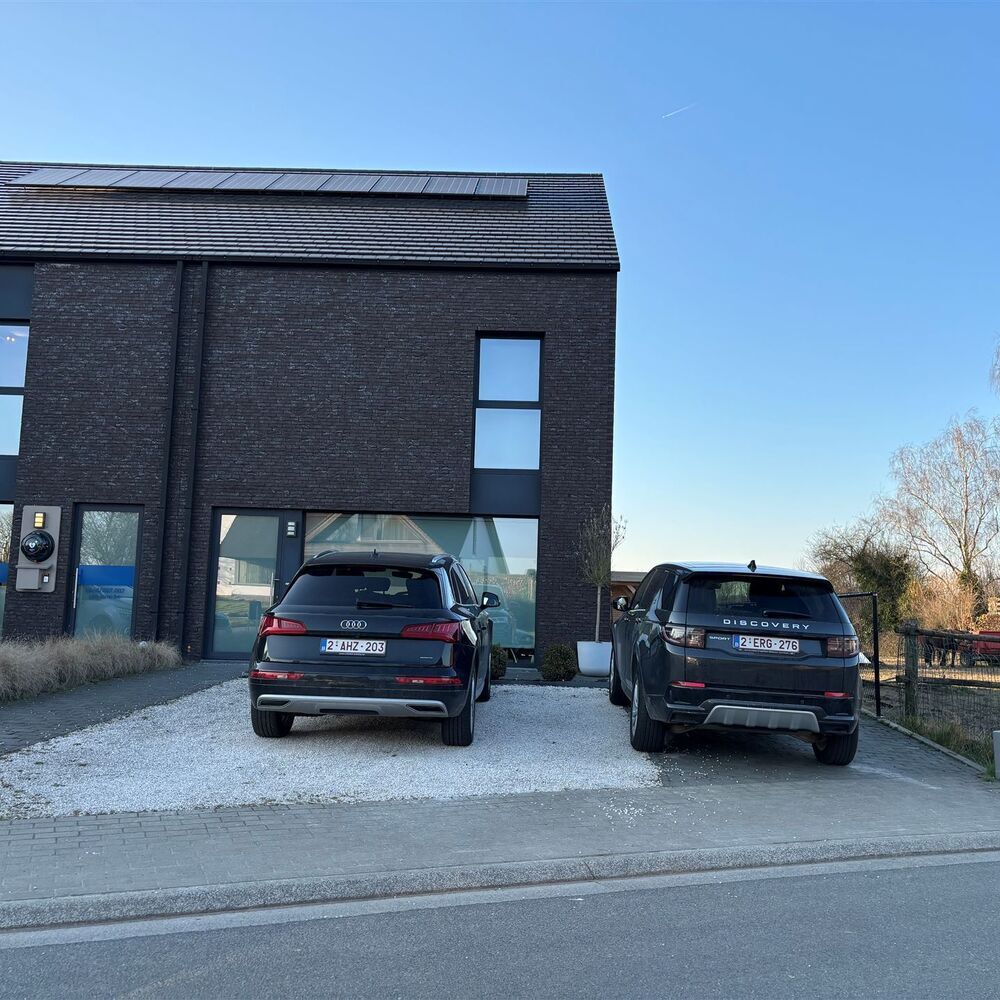 Half Open Bebouwing te huur in MAZENZELE